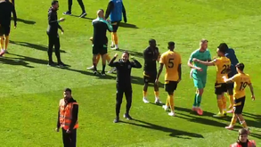 Adeptos do Wolves cantam por Vítor Pereira após nova vitória sobre o Man. United de Amorim
