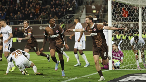 Carlo Boukhalfa foi o autor do golo do St. Pauli frente ao Bayer Leverkusen