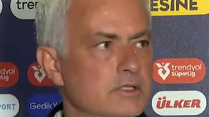Mourinho irrita-se com jornalista após empate do Fenerbahçe: «Qual é o teu objetivo?»