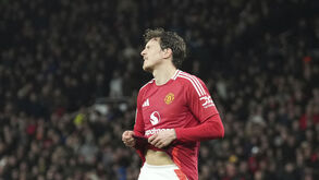 Manchester United oficializa saídas de Lindelöf e Eriksen