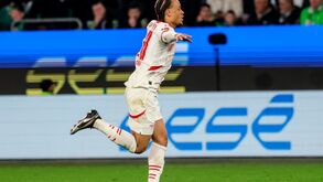 Voar daqui para fora: Xavi Simons assume vontade de sair do RB Leipzig