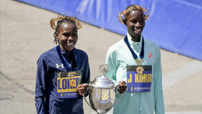 Maratona de Boston: John Korir festeja e Lokedi impede 'tri' de Obiri