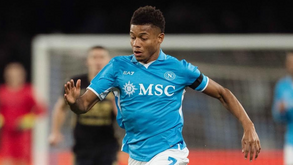 David Neres vai parar um mês