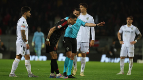 Di María sentiu desconforto muscular durante a partida frente ao Vitória, em Guimarães