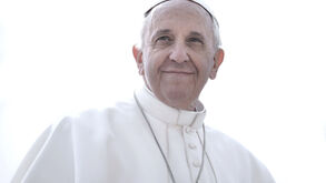 Profecia descoberta em arquivos secretos do Vaticano revela sucessor do Papa Francisco 