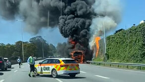 Autocarro que transportava 40 crianças arde na A5