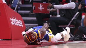 A queda feia de Jimmy Butler em campo que preocupa Warriors   