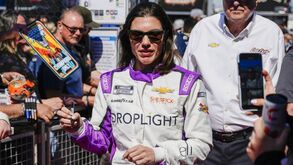 «Ameaças de morte e comentários sexuais»: Katherine Legge denuncia mensagens de ódio após acidente na NASCAR