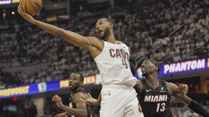 Evan Mobley eleito defensor do ano na NBA