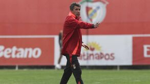 Oportunidade à vista? Os jogadores que Lage disse serem o 'presente e o futuro' do Benfica