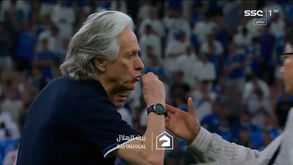O que quis Jorge Jesus dizer com este gesto para o treinador do Gwangju?
