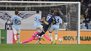 Bolonha e Lazio atrasam-se em Itália na corrida à Liga dos Campeões