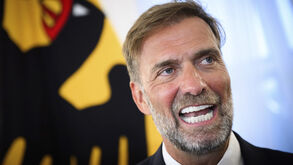 Jürgen Klopp não ficou indiferente à homenagem do Liverpool: «Extremamente otimista para o futuro»