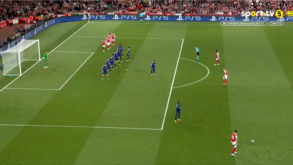 Lance estudado do Arsenal deixou jogadores do PSG 'às aranhas': o livre que está a dar que falar