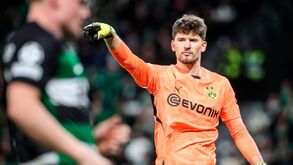 Kobel é desejado em Inglaterra mas está focado no Dortmund