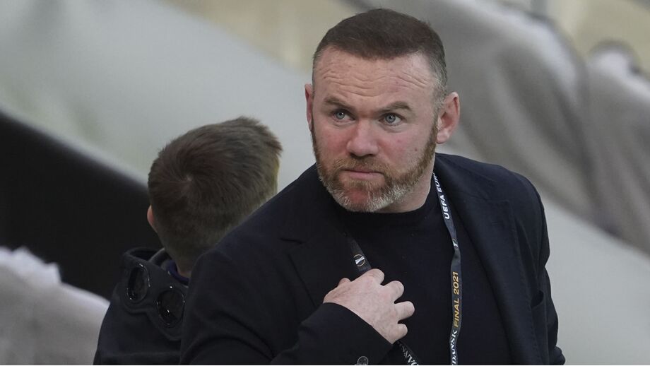 Wayne Rooney percebe situação de Alexander-Arnold