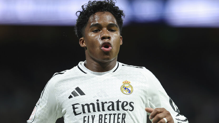 Endrick em ação durante o Real Madrid-Real Sociedad