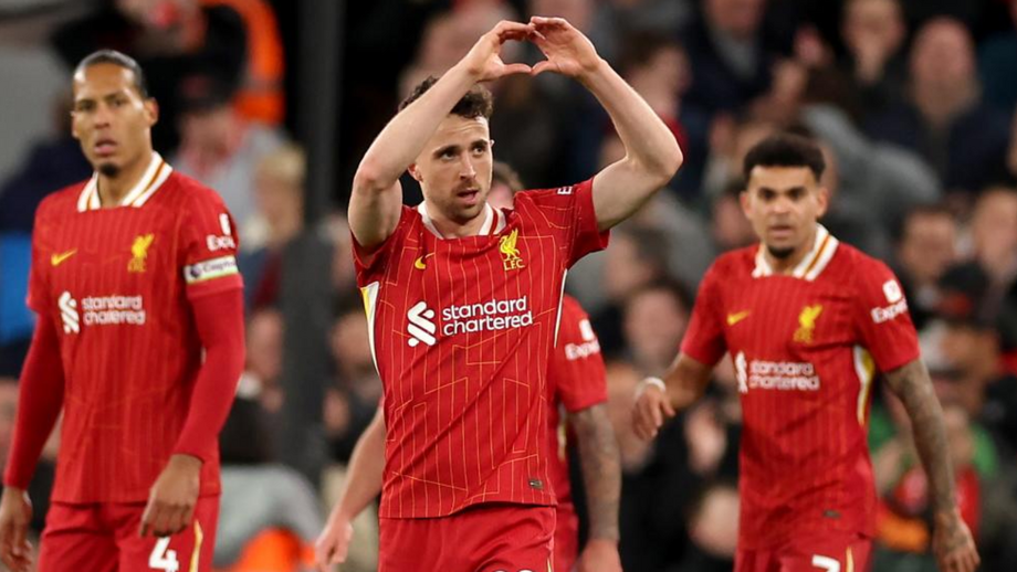 Diogo Jota festeja golo pelo Liverpool