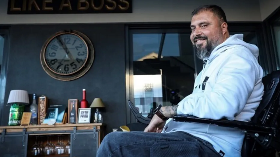 Ricardo Fernandes teve um acidente de carro que o deixou tetraplégico com 28 anos.