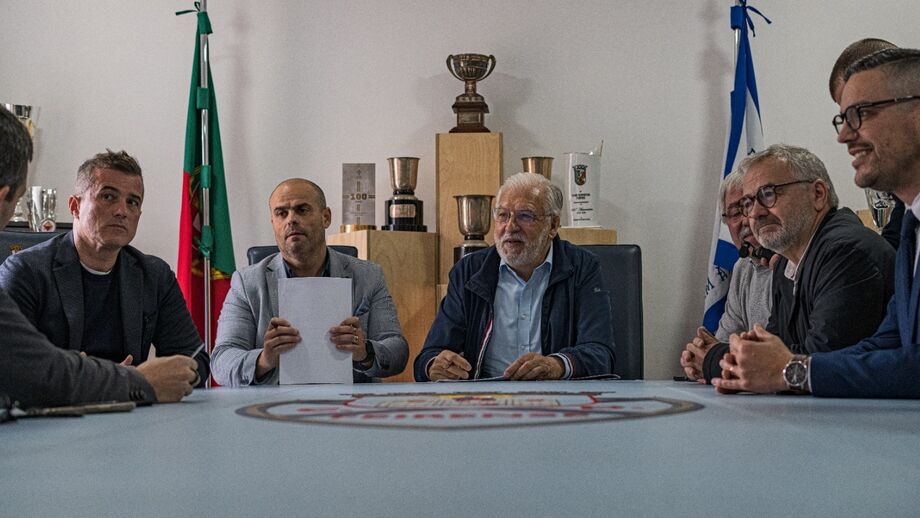 Clube e SAD do Feirense assinam acordo