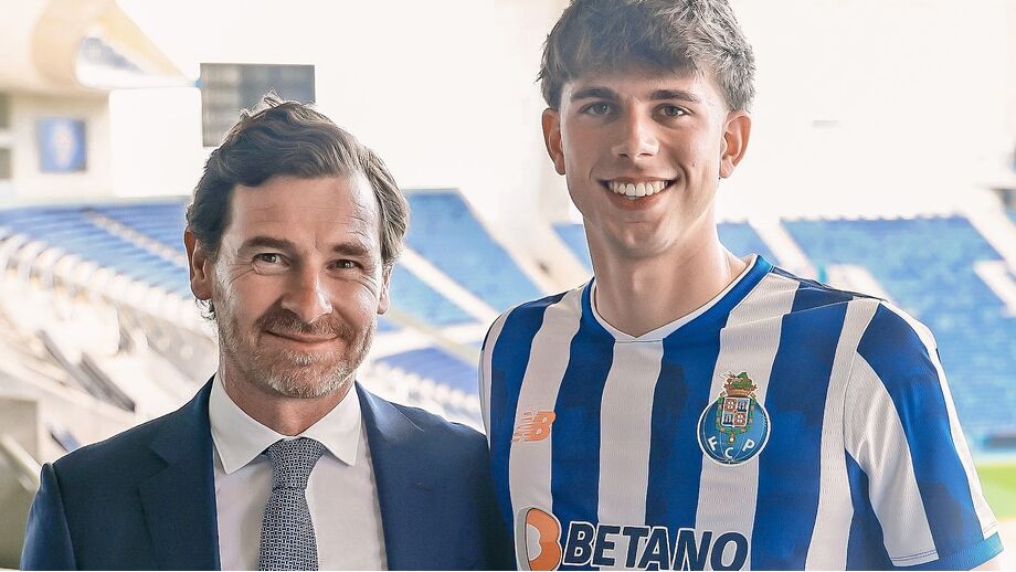 Luís Gomes e André Villas-Boas após a renovação