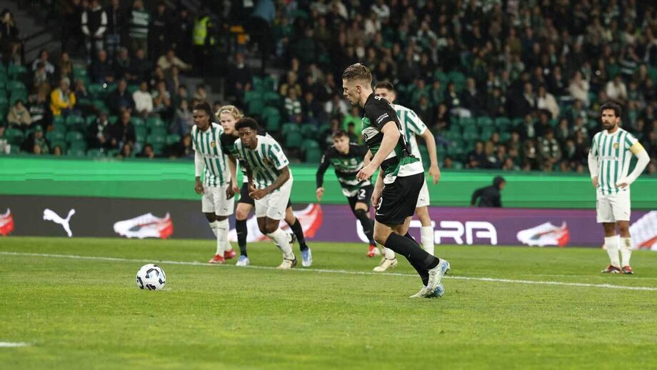 Gyökeres fez o 2-0 de penálti