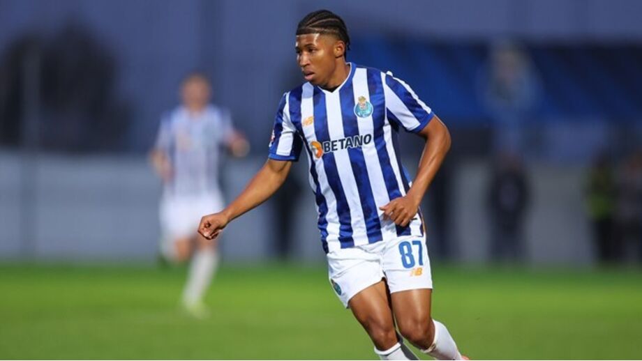 Brayan Caicedo em ação pelo FC Porto B