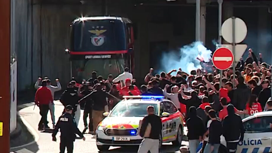 Muita euforia na partida da comitiva das águias rumo ao Porto