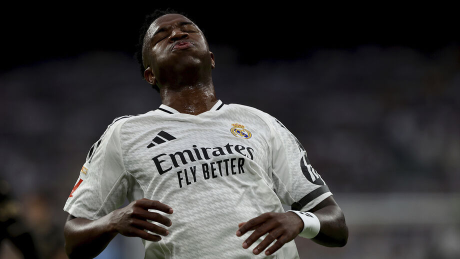 Vinícius Júnior, do Real Madrid, reage durante o jogo com o Valencia