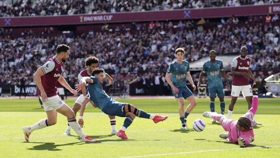 Evanilson ao serviço do Bournemouth