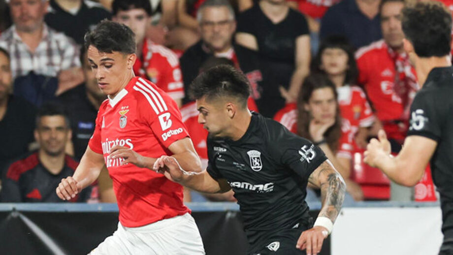 João Rego foi titular e estreou-se a marcar pela equipa principal do Benfica frente ao Tirsense