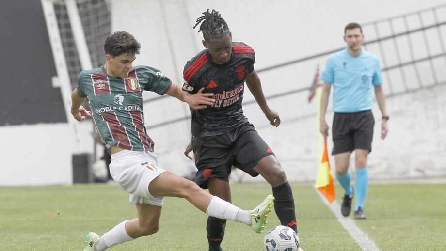 Duelo entre Estrela e Benfica na Liga Revelação