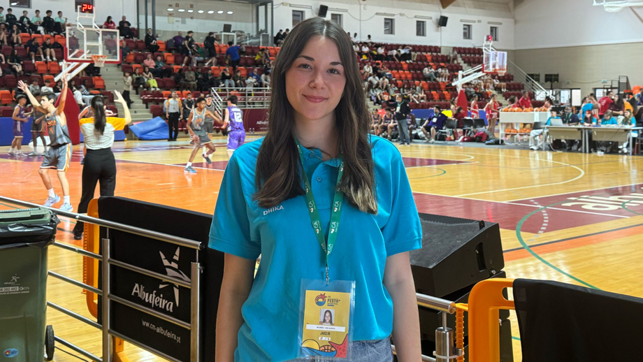 Inês Cordeiro, ex-atleta na Festa do Basquetebol, marca presença na edição de 2025 como Oficial de Mesa