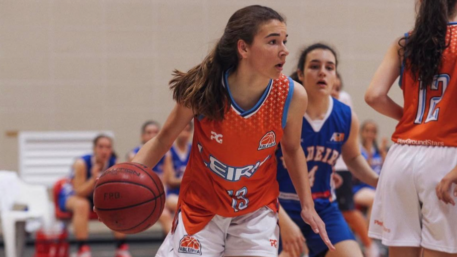 Inês Cordeiro, mais jovem, ainda como atleta da AB Leiria durante a Festa do Basquetebol Juvenil