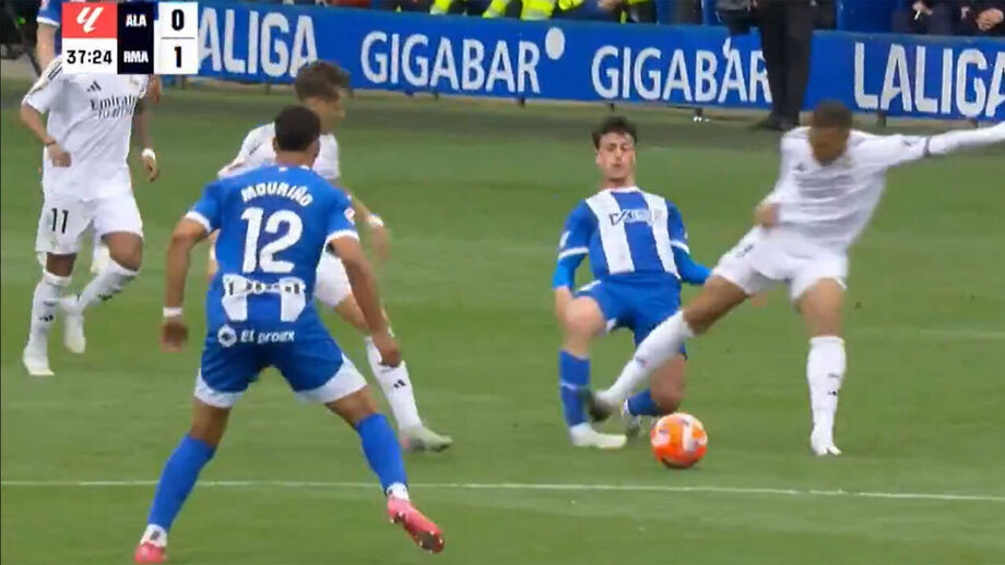 A entrada 'assassina' de Mbappé no Alavés-Real Madrid