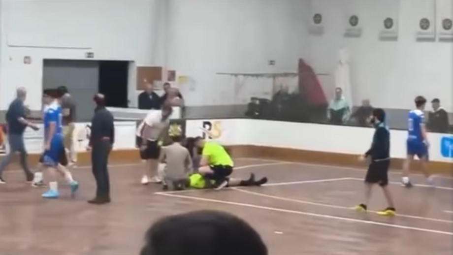Pancadaria em jogo de futsal sub-17 manda árbitro para o hospital  