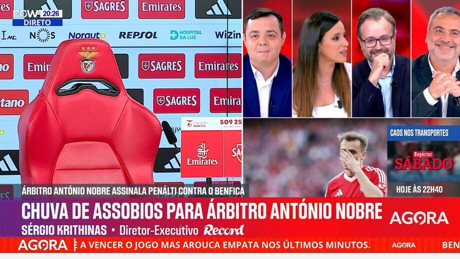 O formato do Record teve ontem apresentação de Andreia Candeias e comentários de Sérgio Krithinas, Vítor Pinto e Bruno Fernandes