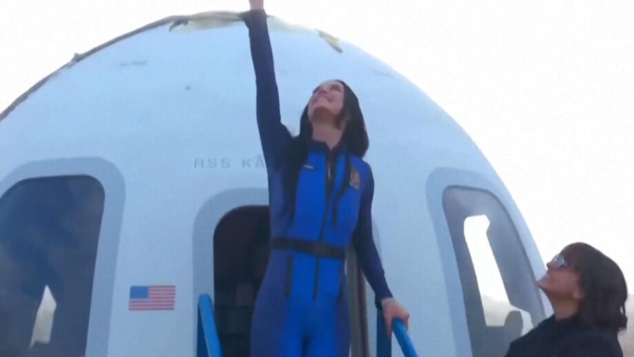 Através do foguete New Shepard da Blue Origin, de Jeff Bezos