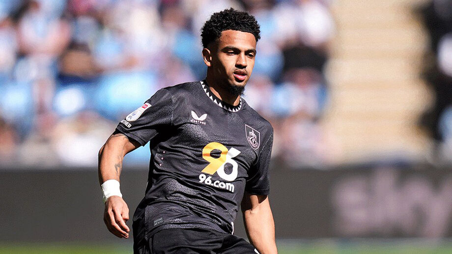 Marcus Edwards continua a destacar-se com a camisola do Burnley