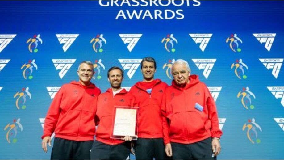 Distinção entregue nos UEFA Grassroots Awards, em cerimónia na Polónia