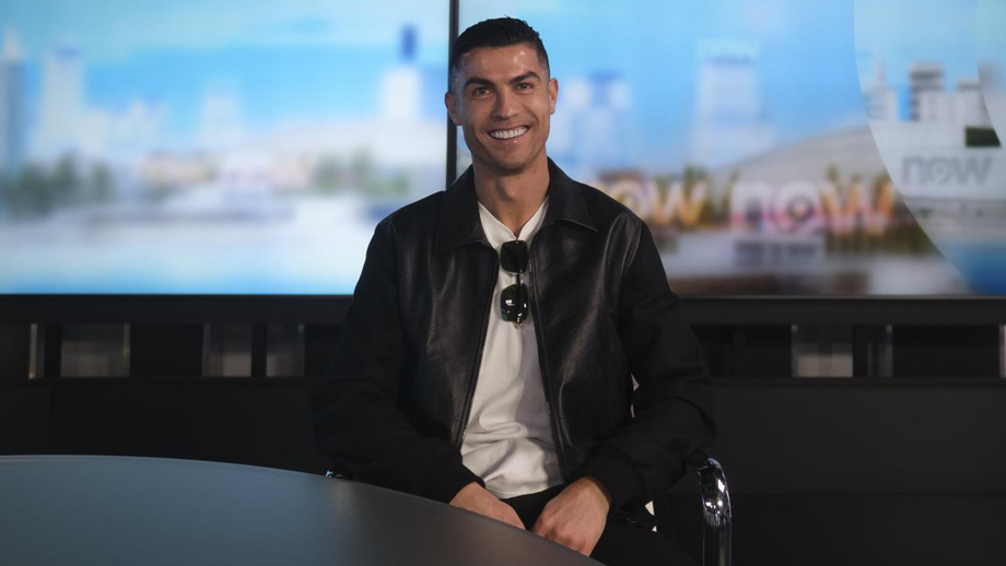 Cristiano Ronaldo durante a visita à redação da Medialivre