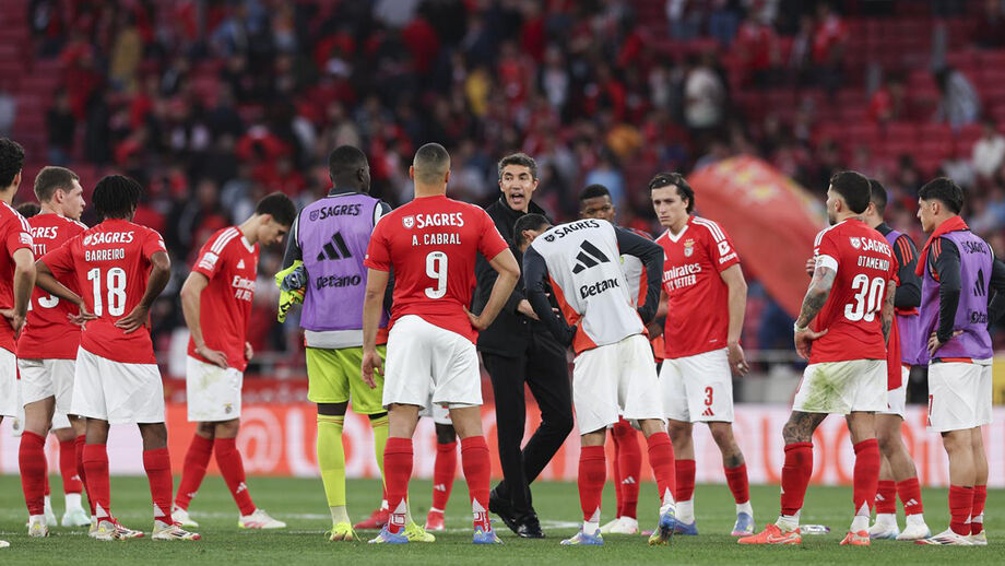 Lage juntou os jogadores após empate com Arouca