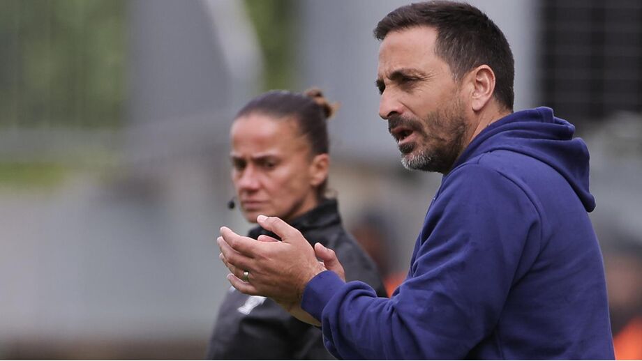 Vasco Matos no banco do Santa Clara