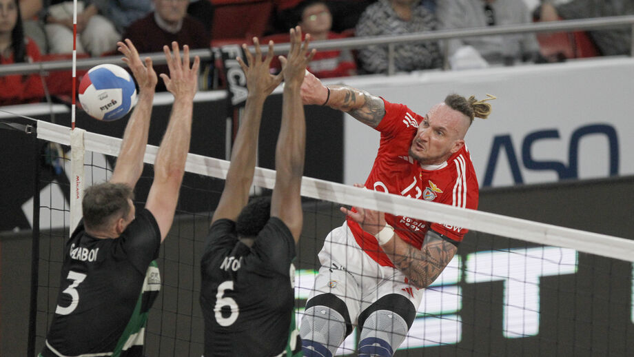 Benfica vence Sporting na Luz