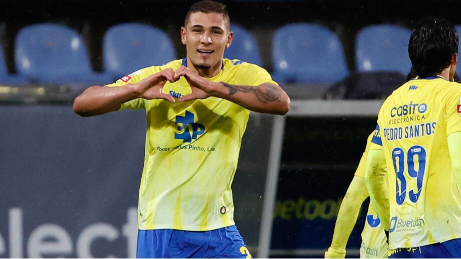 Dylan Nandín celebra golo