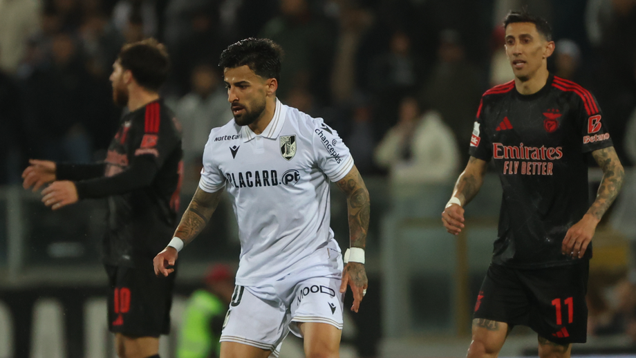 Tiago Silva durante o jogo com o Benfica