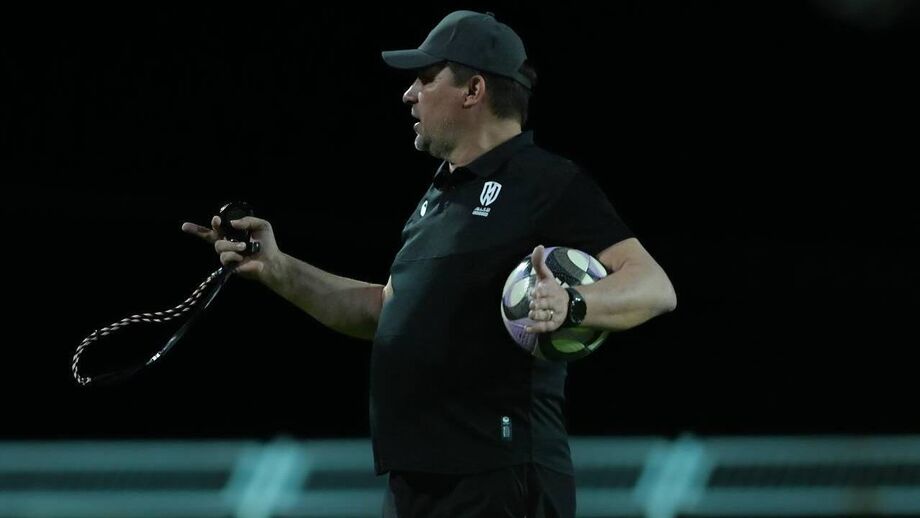 Paulo Sérgio, treinador do Al Akhdoud