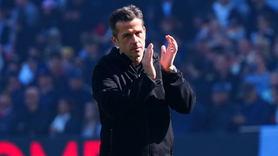 Marco Silva aplaude adeptos pelo apoio durante o jogo