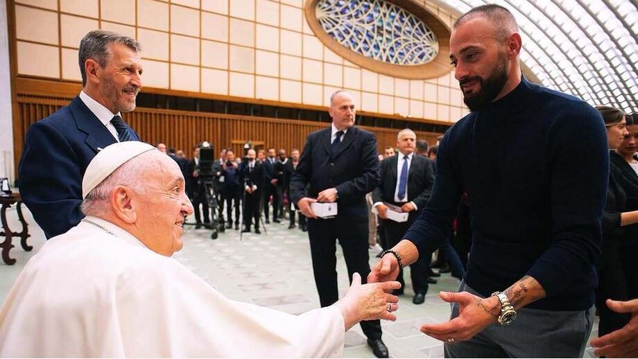 Beto Pimparel recebido pelo Papa Francisco em novembro de 2022