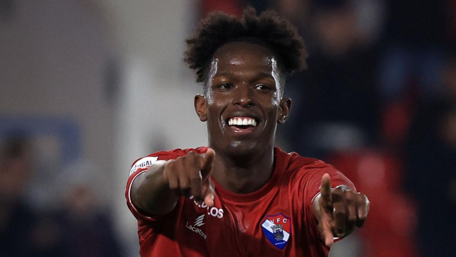 Félix Correia festeja golo pelo Gil Vicente
